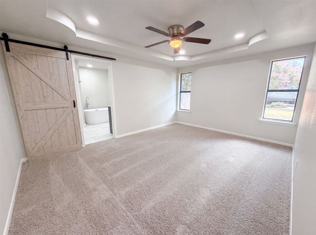 127 Jason Drive, Red Oak, TX 75154