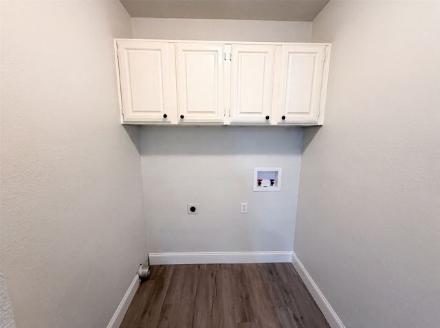 127 Jason Drive, Red Oak, TX 75154