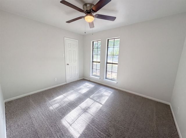 127 Jason Drive, Red Oak, TX 75154