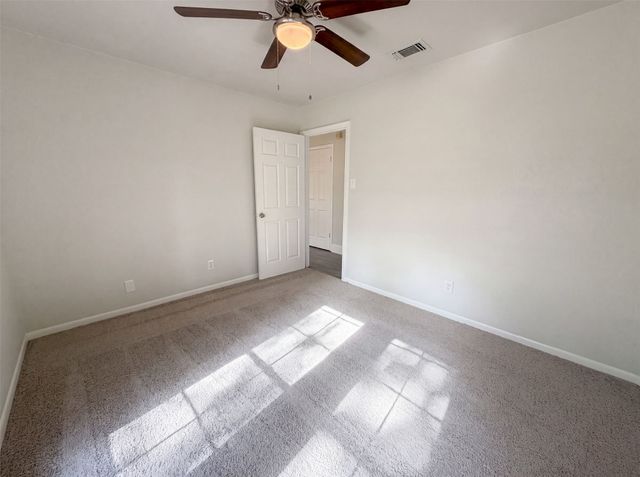 127 Jason Drive, Red Oak, TX 75154