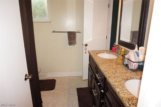 28096 Edgepark Drive, North Olmsted, OH 44070