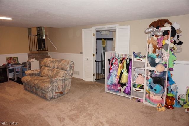 28096 Edgepark Drive, North Olmsted, OH 44070