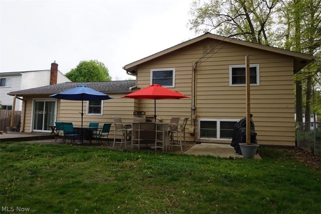 28096 Edgepark Drive, North Olmsted, OH 44070