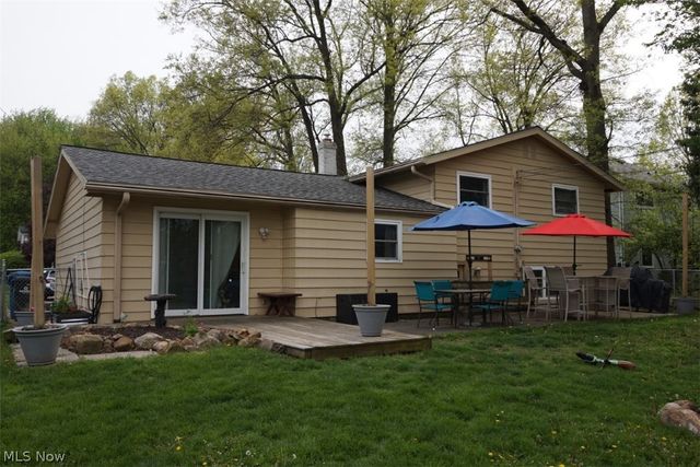 28096 Edgepark Drive, North Olmsted, OH 44070