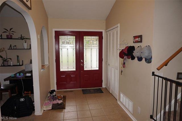 28096 Edgepark Drive, North Olmsted, OH 44070