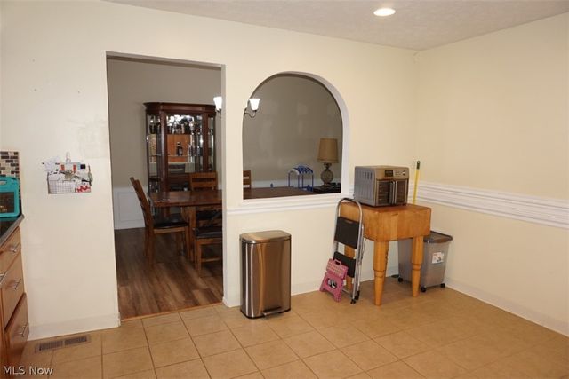 28096 Edgepark Drive, North Olmsted, OH 44070