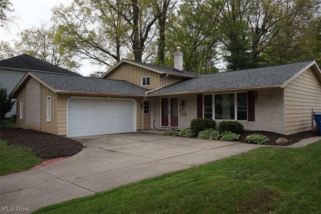 28096 Edgepark Drive, North Olmsted, OH 44070