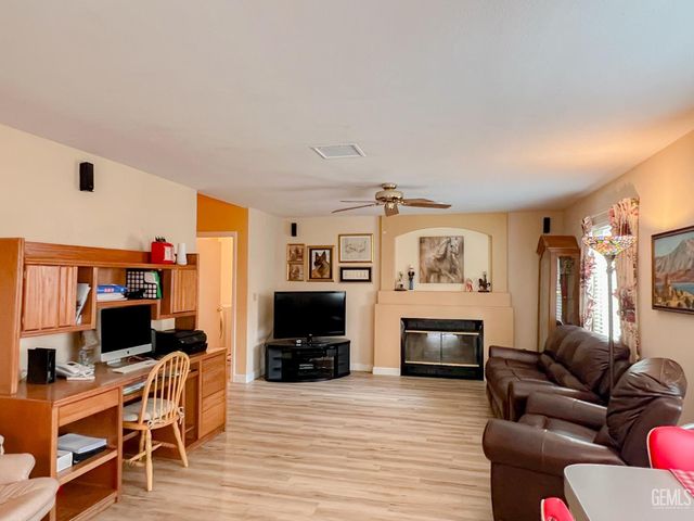 13813 Toluca Drive, Bakersfield, CA 93314