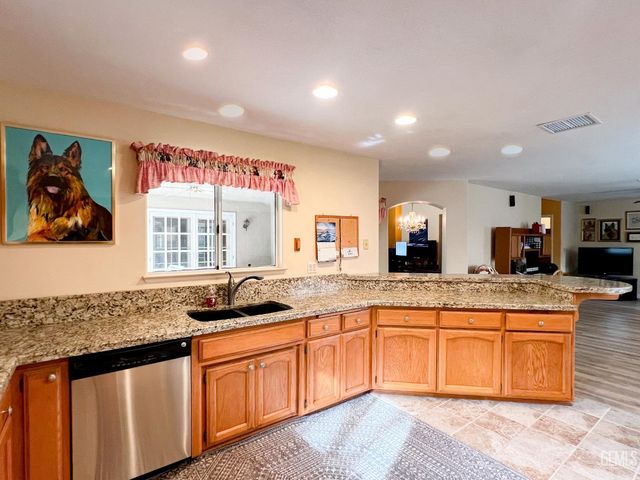 13813 Toluca Drive, Bakersfield, CA 93314