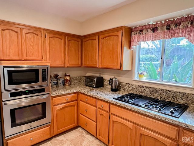 13813 Toluca Drive, Bakersfield, CA 93314