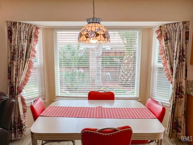 13813 Toluca Drive, Bakersfield, CA 93314