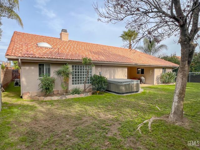 13813 Toluca Drive, Bakersfield, CA 93314