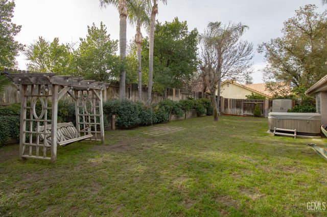 13813 Toluca Drive, Bakersfield, CA 93314