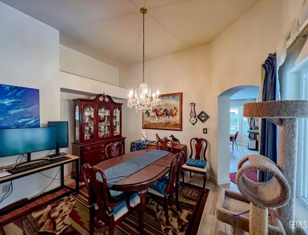 13813 Toluca Drive, Bakersfield, CA 93314