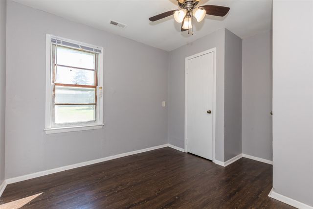 1018 Lewis Avenue, Des Moines, IA 50315