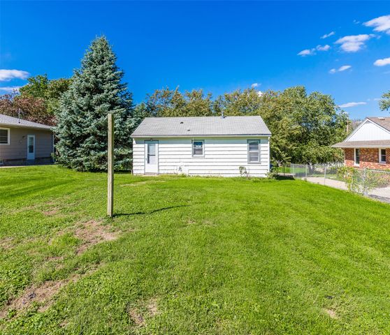 1018 Lewis Avenue, Des Moines, IA 50315