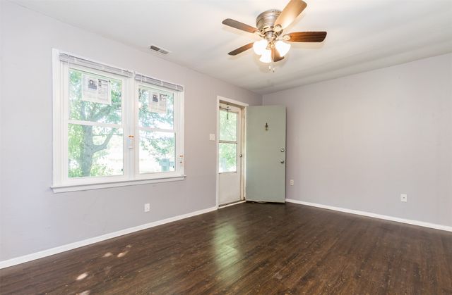 1018 Lewis Avenue, Des Moines, IA 50315