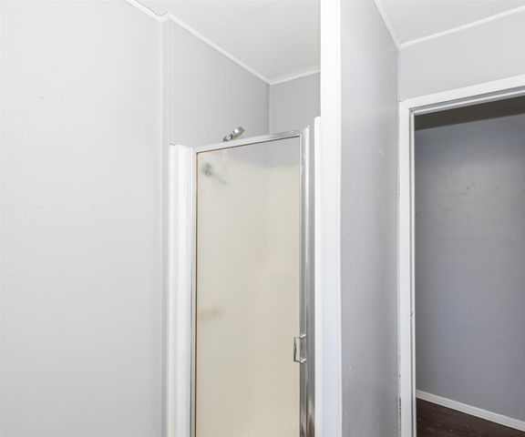 1018 Lewis Avenue, Des Moines, IA 50315