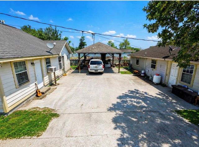 2525 Warwick Road, Houston, TX 77093