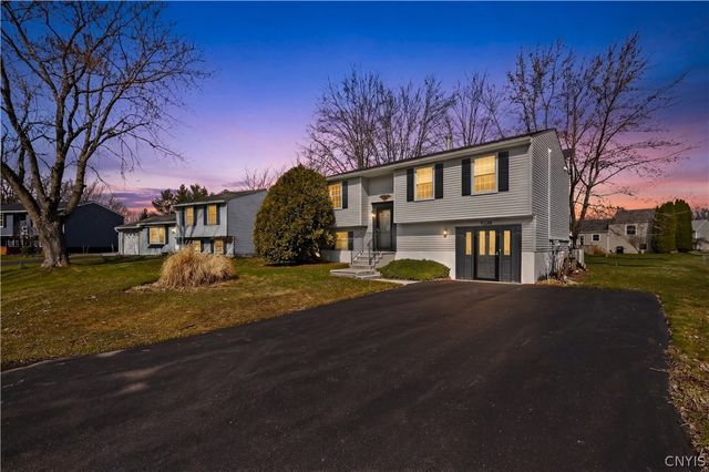 8237 Mantova Drive, Clay, NY 13041