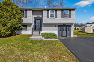 8237 Mantova Drive, Clay, NY 13041