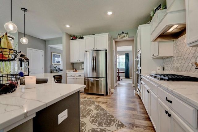 1466 Clover Preserve Lane, Chaska, MN 55318