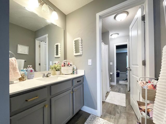 1466 Clover Preserve Lane, Chaska, MN 55318