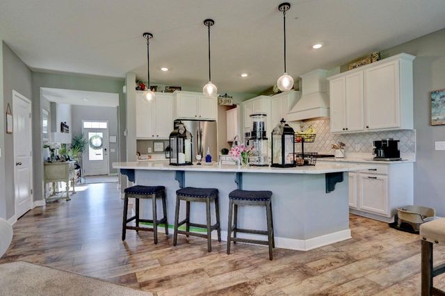 1466 Clover Preserve Lane, Chaska, MN 55318