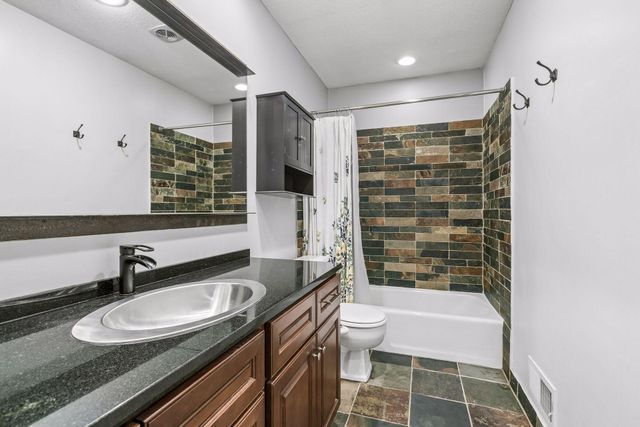 3230 Brunswick Avenue N, Crystal, MN 55422
