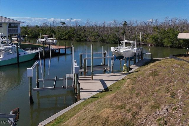 3961 Blueberry LN, St James City, FL 33956