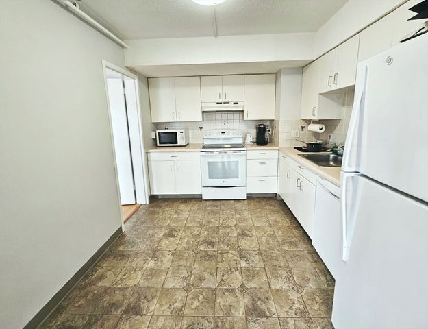 1731 Beacon 521, Brookline, MA 02445