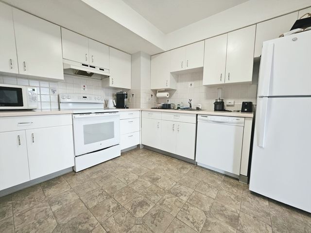 1731 Beacon 521, Brookline, MA 02445