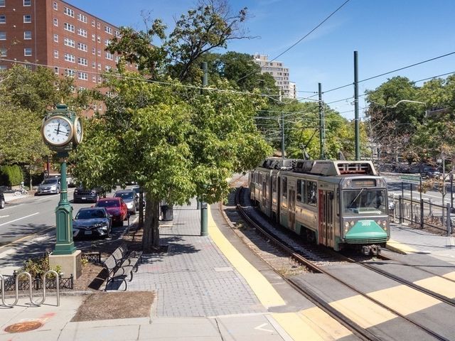 1731 Beacon 521, Brookline, MA 02445