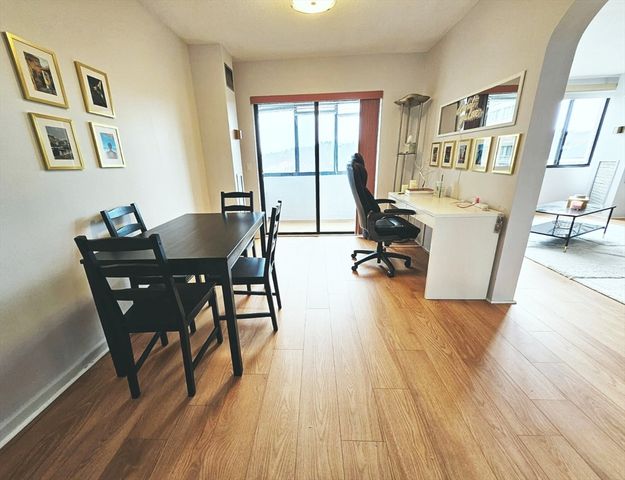 1731 Beacon 521, Brookline, MA 02445