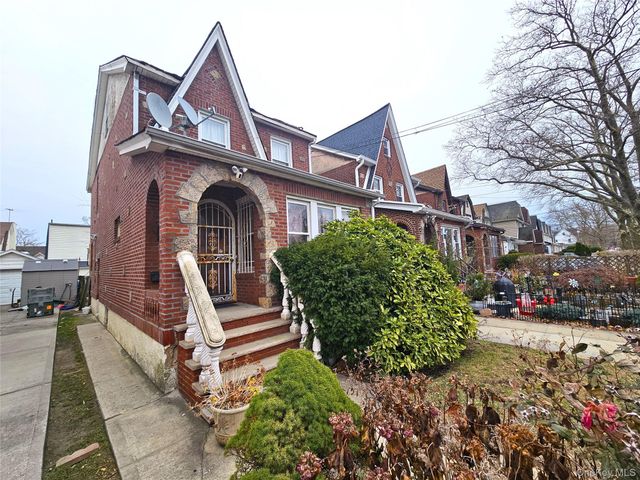 100-15 202nd Street, Hollis, NY 11423