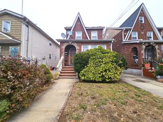 100-15 202nd Street, Hollis, NY 11423