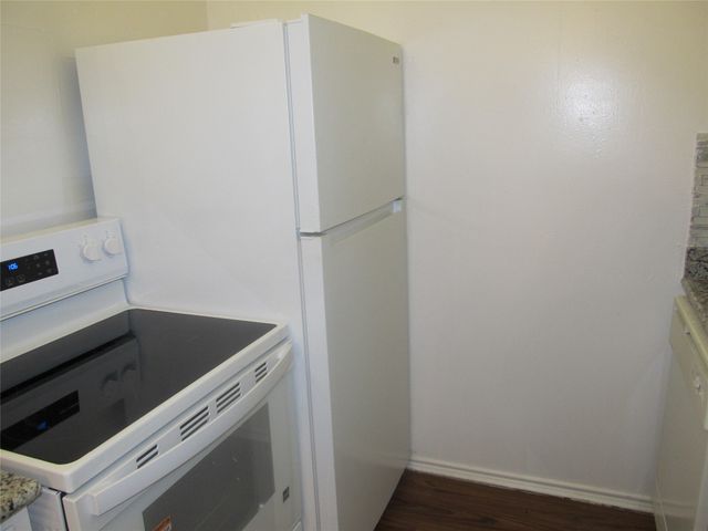9600 Royal Lane 506, Dallas, TX 75243