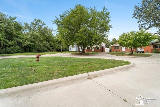 5888 Kolb Avenue, Allen Park, MI 48101