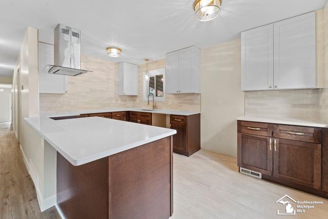 5888 Kolb Avenue, Allen Park, MI 48101