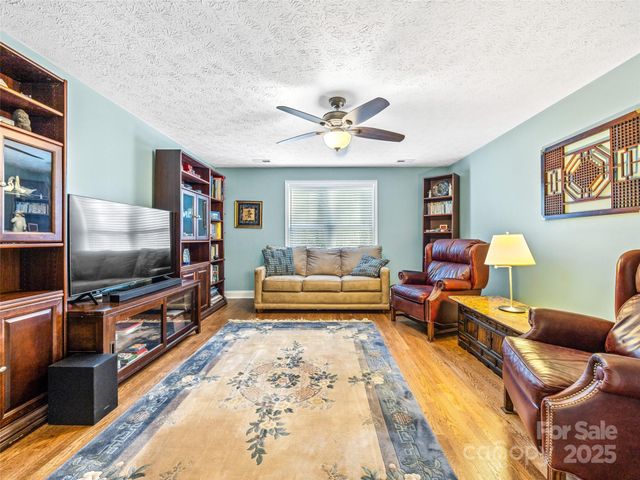 105 Boyd Drive, Flat Rock, NC 28731