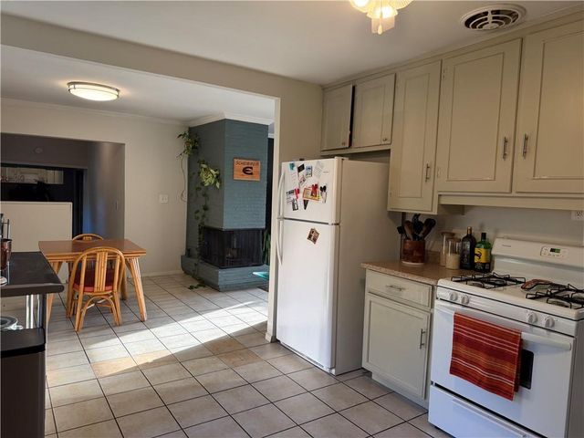 6332 NALL Avenue, Mission, KS 66202