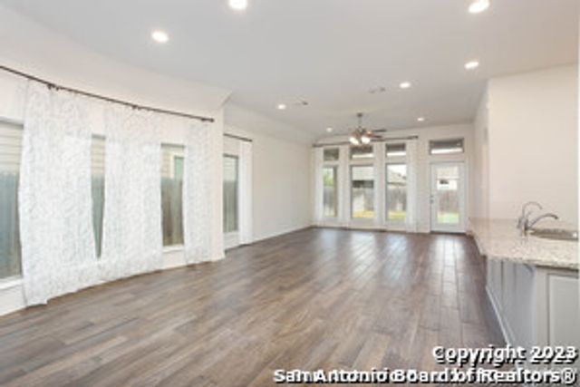 8422 FLINT MDWS, San Antonio, TX 78254