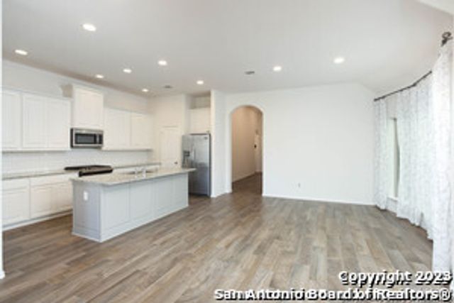 8422 FLINT MDWS, San Antonio, TX 78254