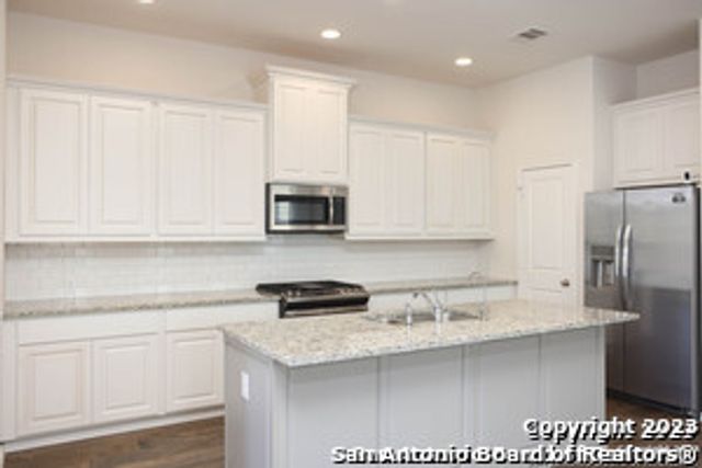 8422 FLINT MDWS, San Antonio, TX 78254