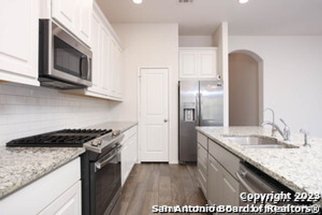 8422 FLINT MDWS, San Antonio, TX 78254