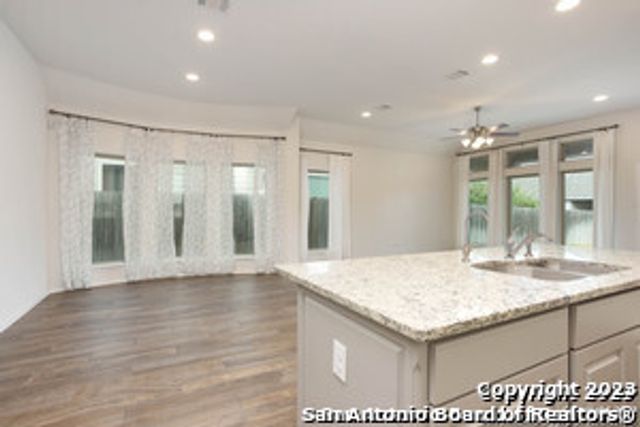 8422 FLINT MDWS, San Antonio, TX 78254