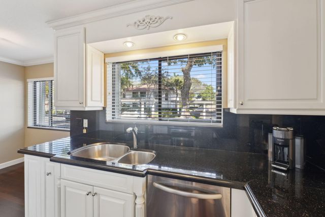 100 Pelican Pointe Drive 101, Delray Beach, FL 33483