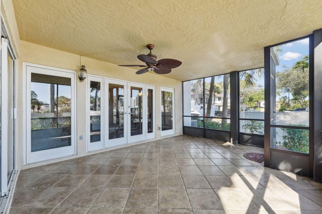 100 Pelican Pointe Drive 101, Delray Beach, FL 33483