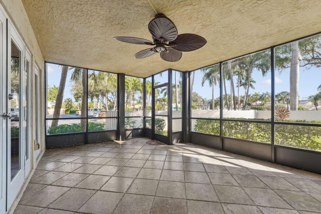 100 Pelican Pointe Drive 101, Delray Beach, FL 33483