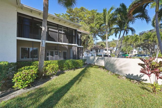 100 Pelican Pointe Drive 101, Delray Beach, FL 33483
